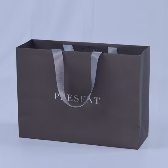 Prodotti di marca personalizzati, borse per la spesa boutique, borse, sacchetti di carta riutilizzabili pieghevoli, sacchetti di carta con logo